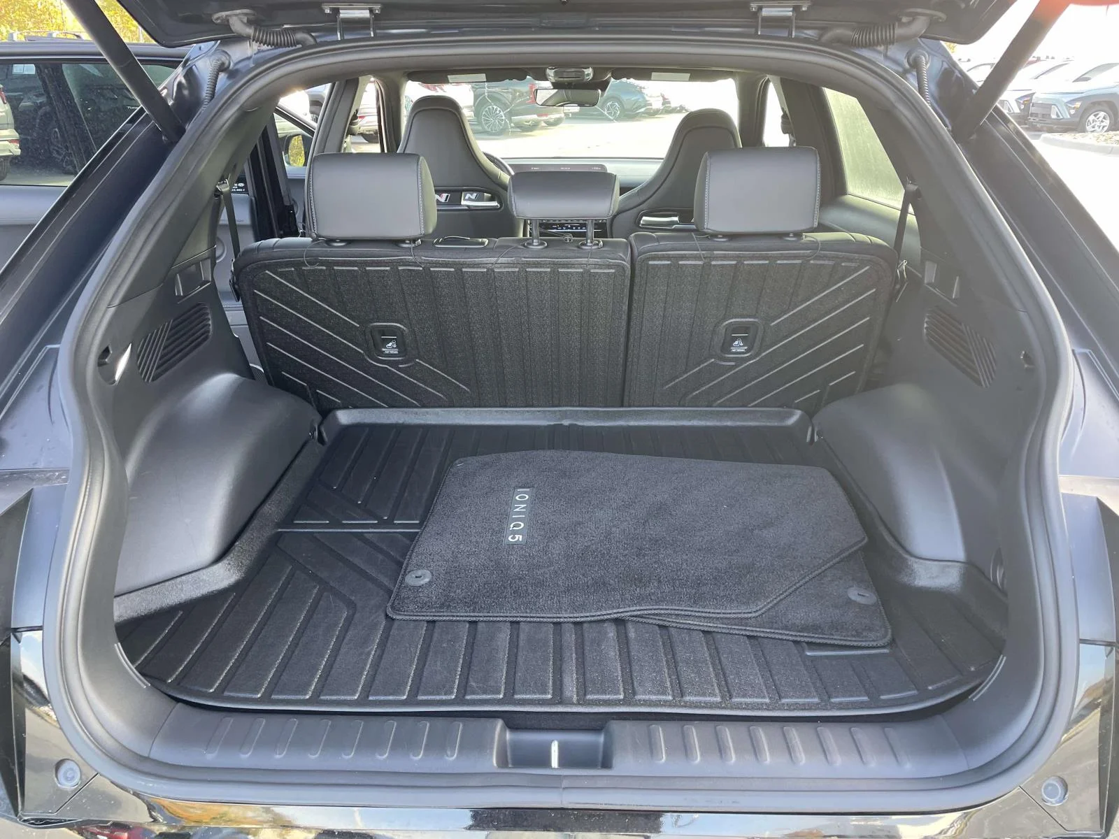 Used 2025 Abyss Black Hyundai Base image 31