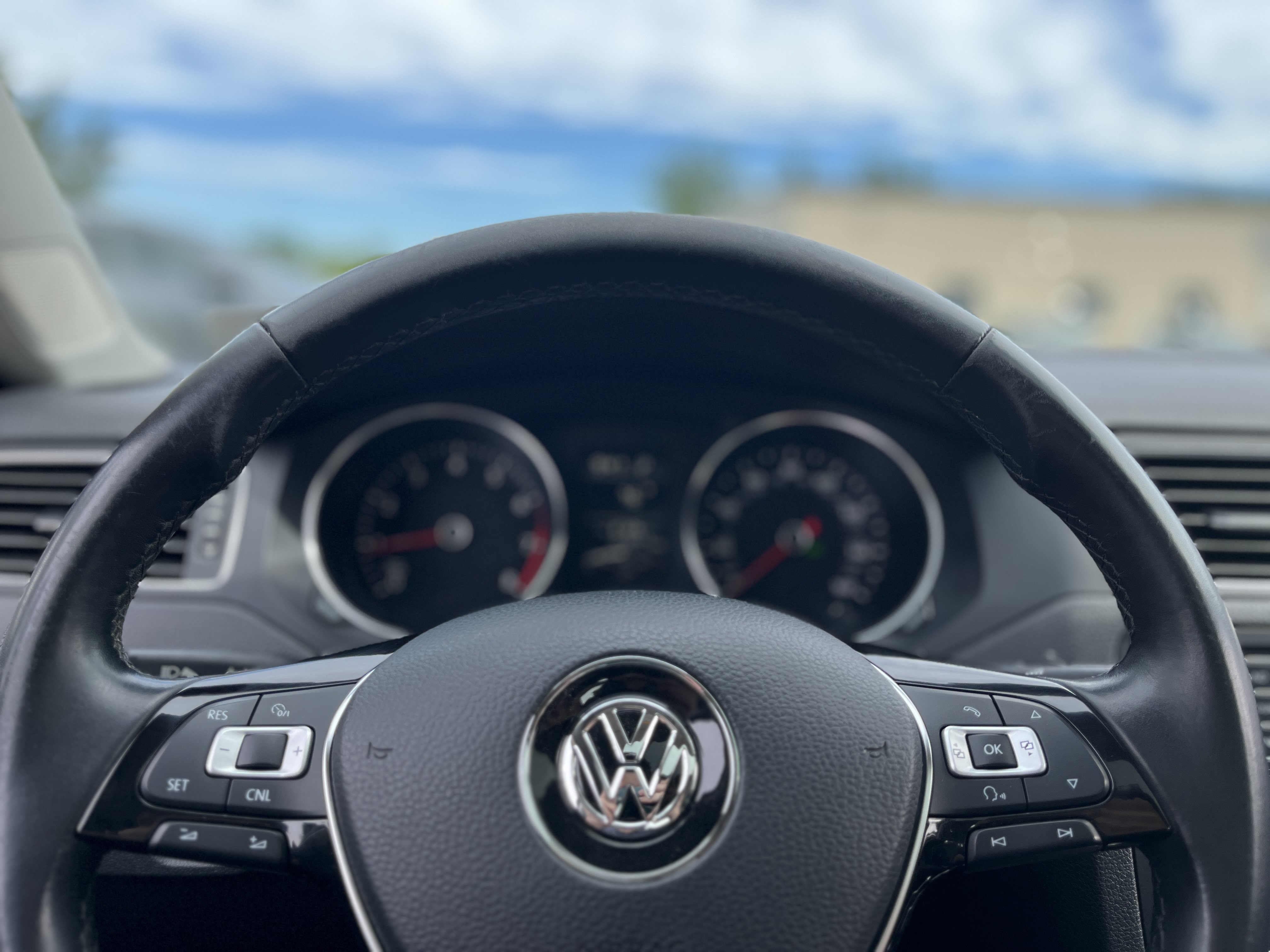 Used 2016 Gray Volkswagen 1.4T SE image 18