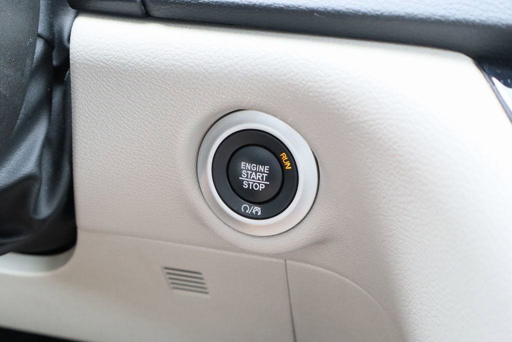 2023 Chrysler Pacifica Touring L - Photo 18