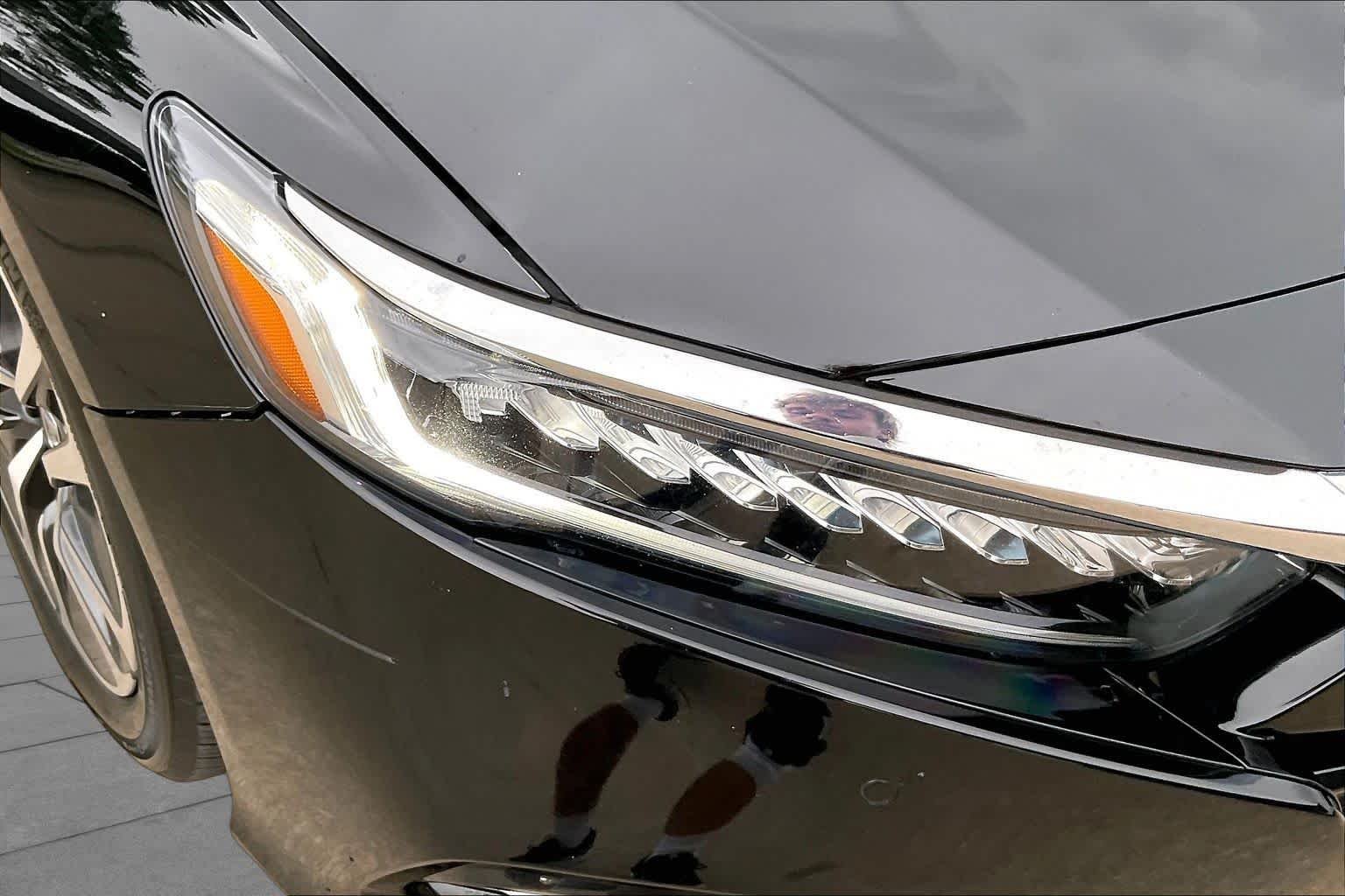 Used 2020 Crystal Black Pearl Honda Touring image 27