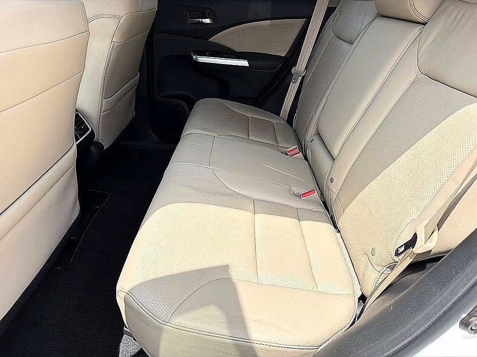 Used 2016 Diamond White Pearl Honda Touring image 9