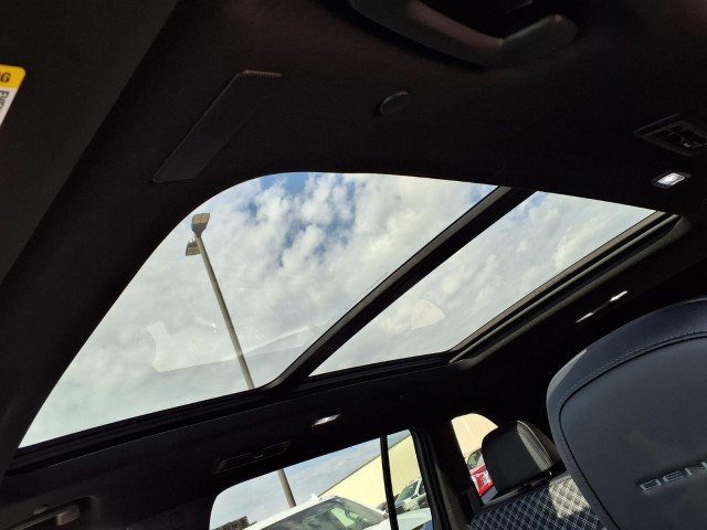 2027 GMC Acadia Denali - Photo 8