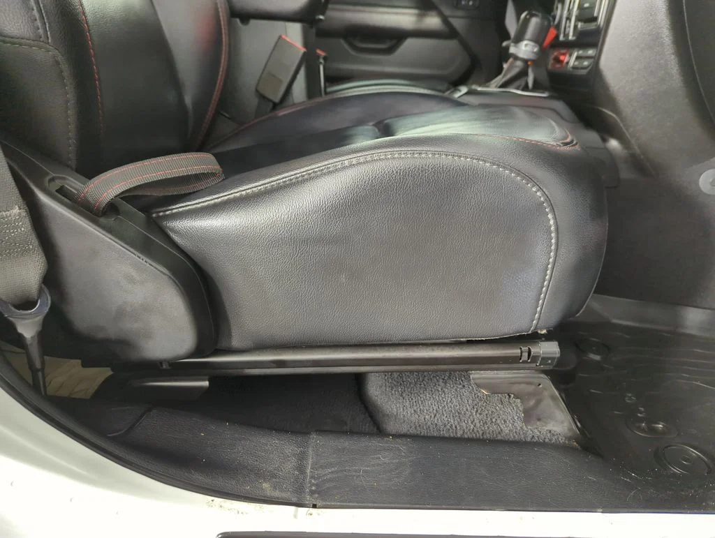 Used 2019 White Jeep Unlimited Rubicon image 34