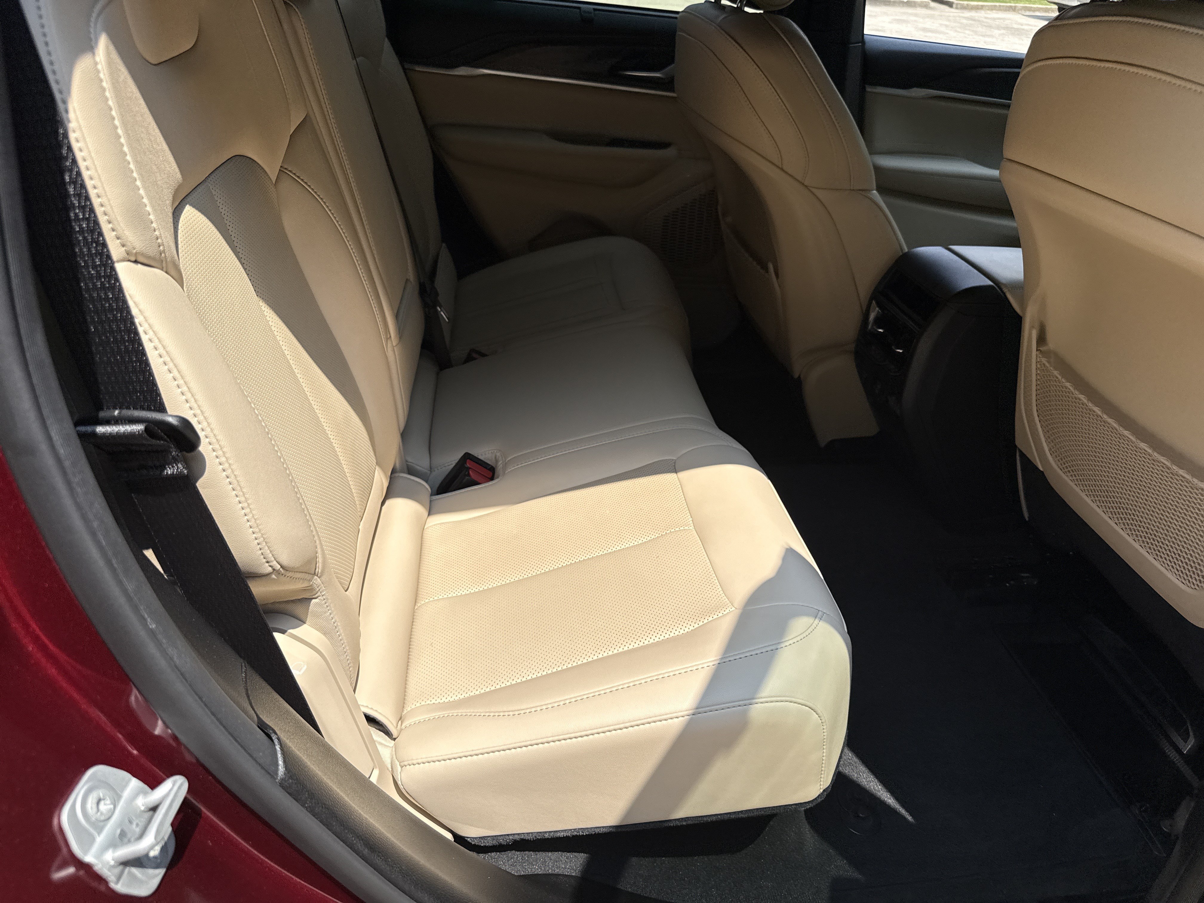 Used 2023 Velvet Red Pearlcoat Jeep Limited image 15