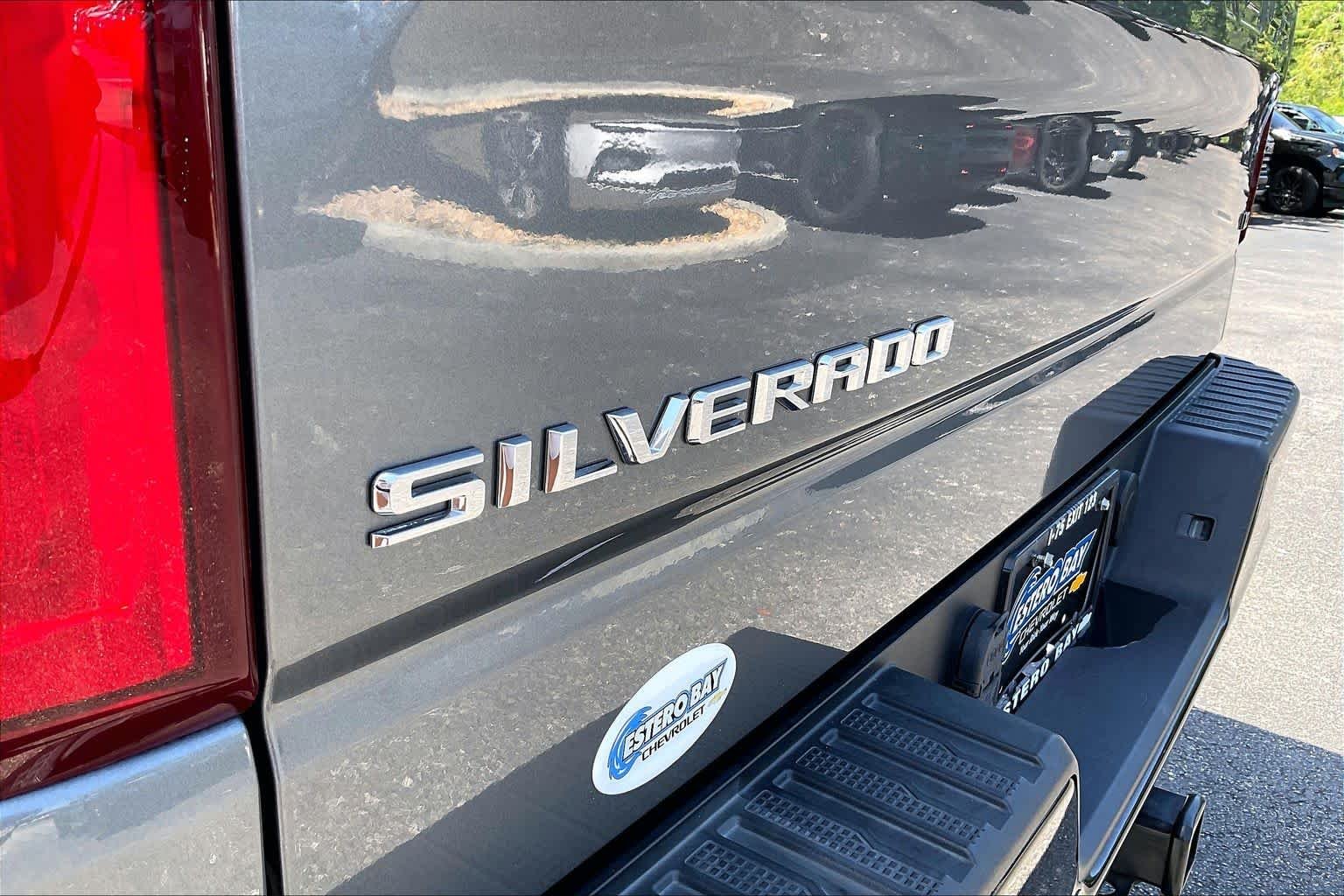 Used 2021 SATIN STEEL METALLIC Chevrolet LT Trail Boss image 9