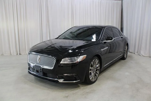 Used 2017 Black Lincoln Select image 35
