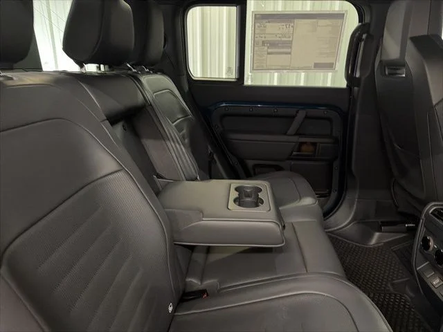 New 2026 Sargasso Blue Premium Metallic Land Rover OCTA image 20