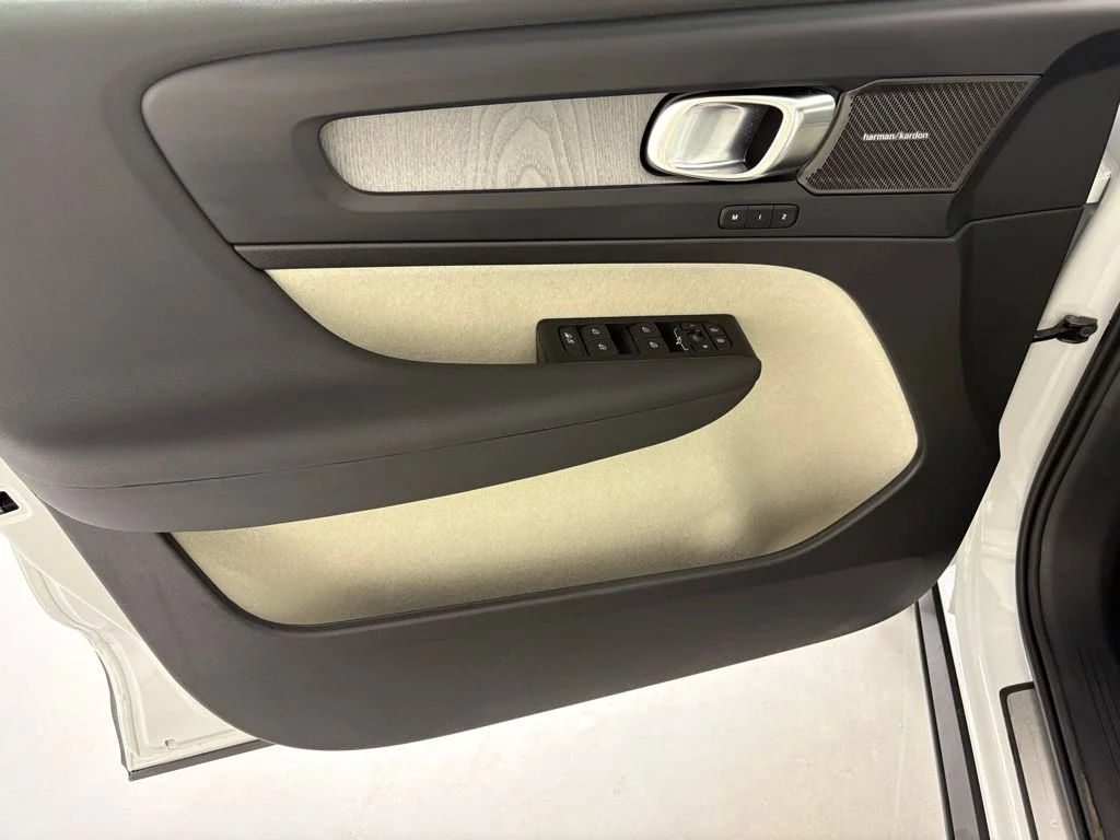2026 Volvo XC40 Ultra - Photo 14