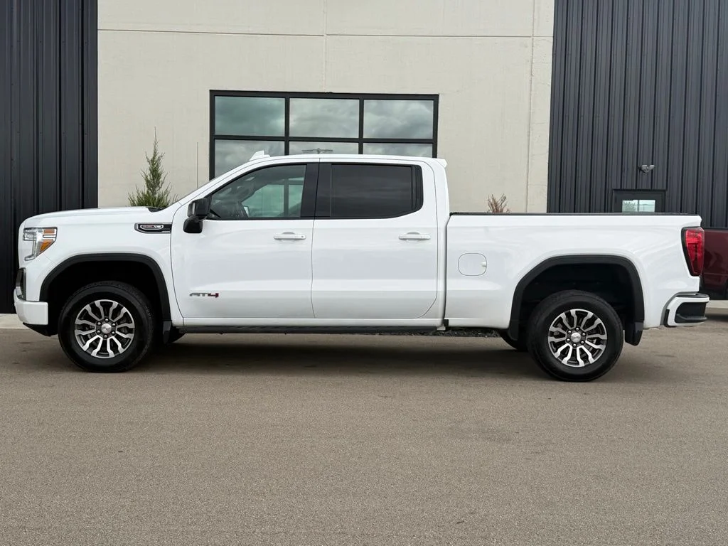 Used 2021 White GMC AT4 image 2