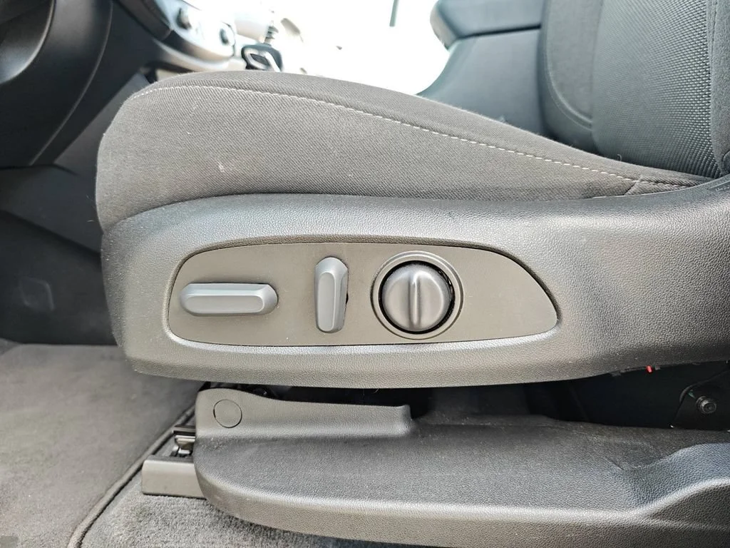 Used 2023 STERLING GRAY METALLIC Chevrolet LT Cloth image 30