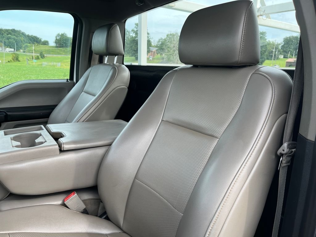 Used 2019 White Ford XL image 13