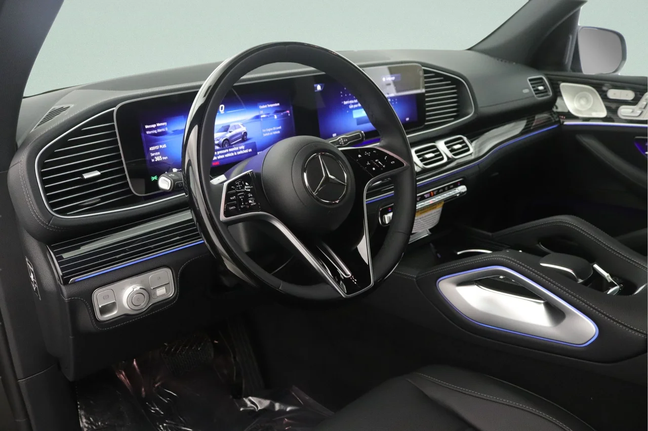 New 2026 Obsidian Black Metallic Mercedes-Benz 450 4MATIC® image 4