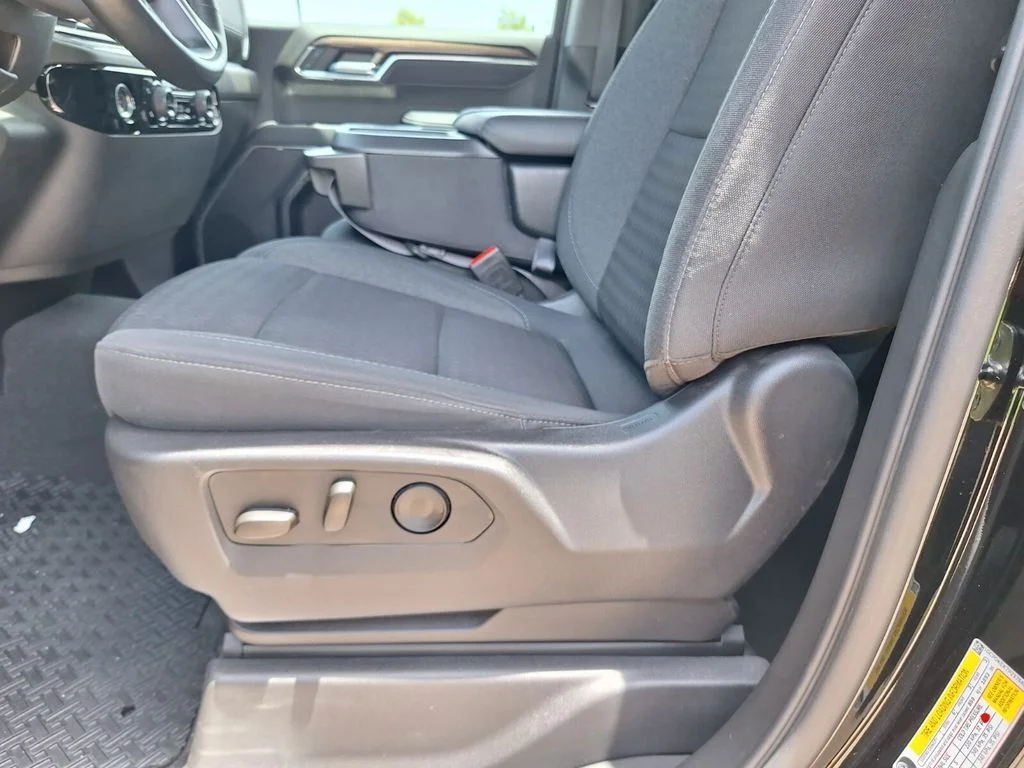 Used 2023 Black Chevrolet LT image 27