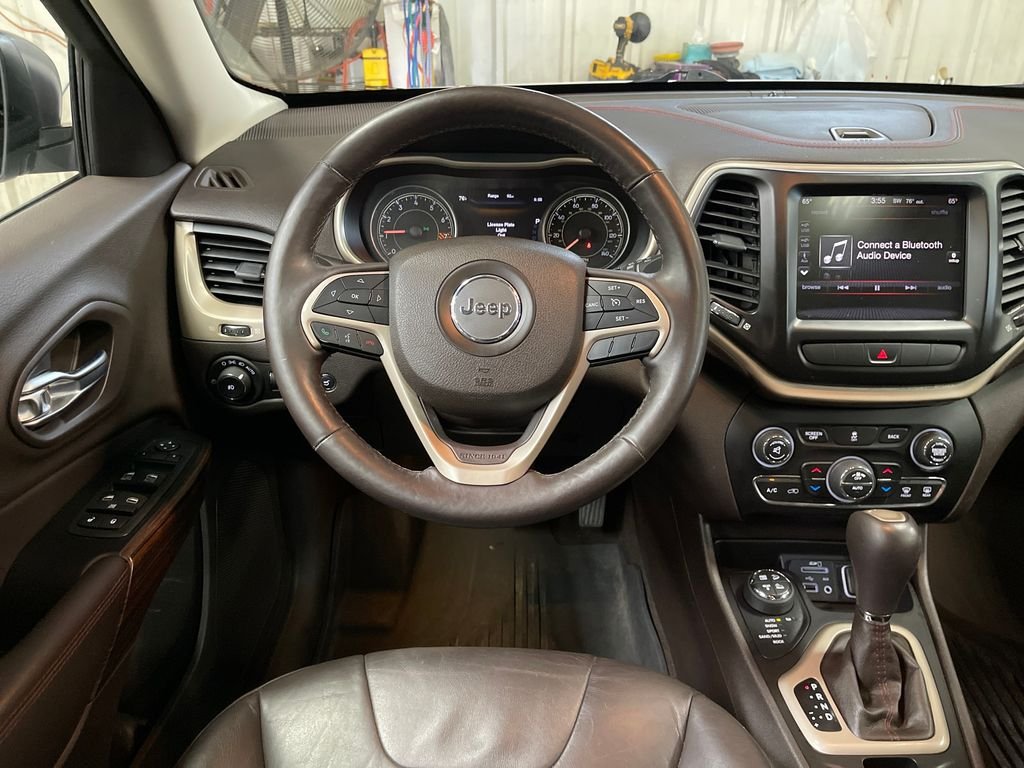 Used 2014 White Jeep Trailhawk image 17
