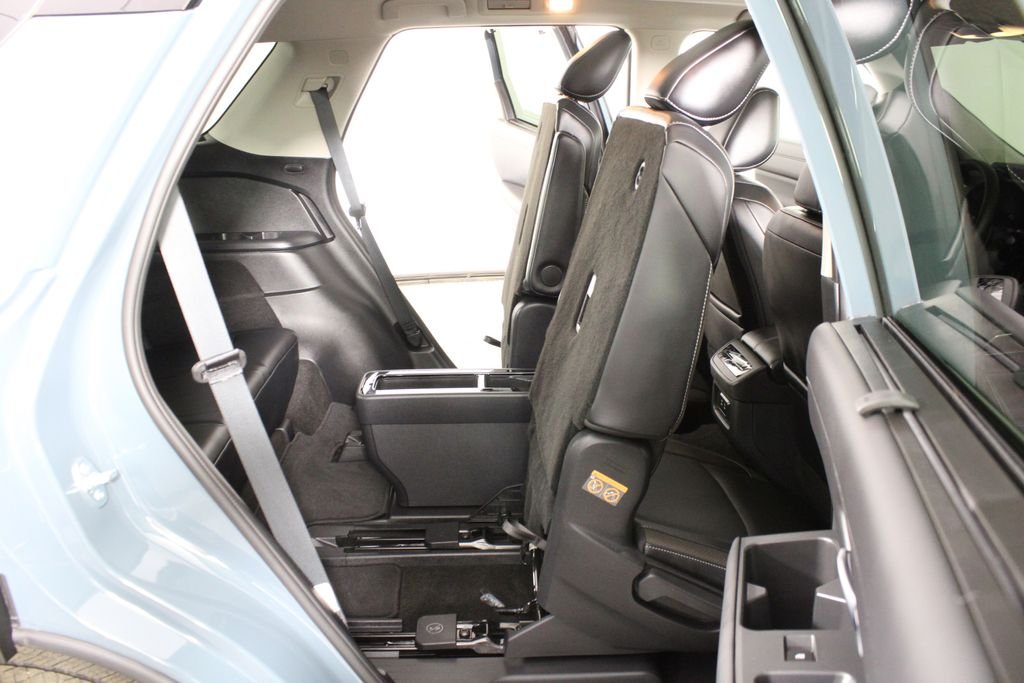 Used 2026 Green Nissan SL image 15
