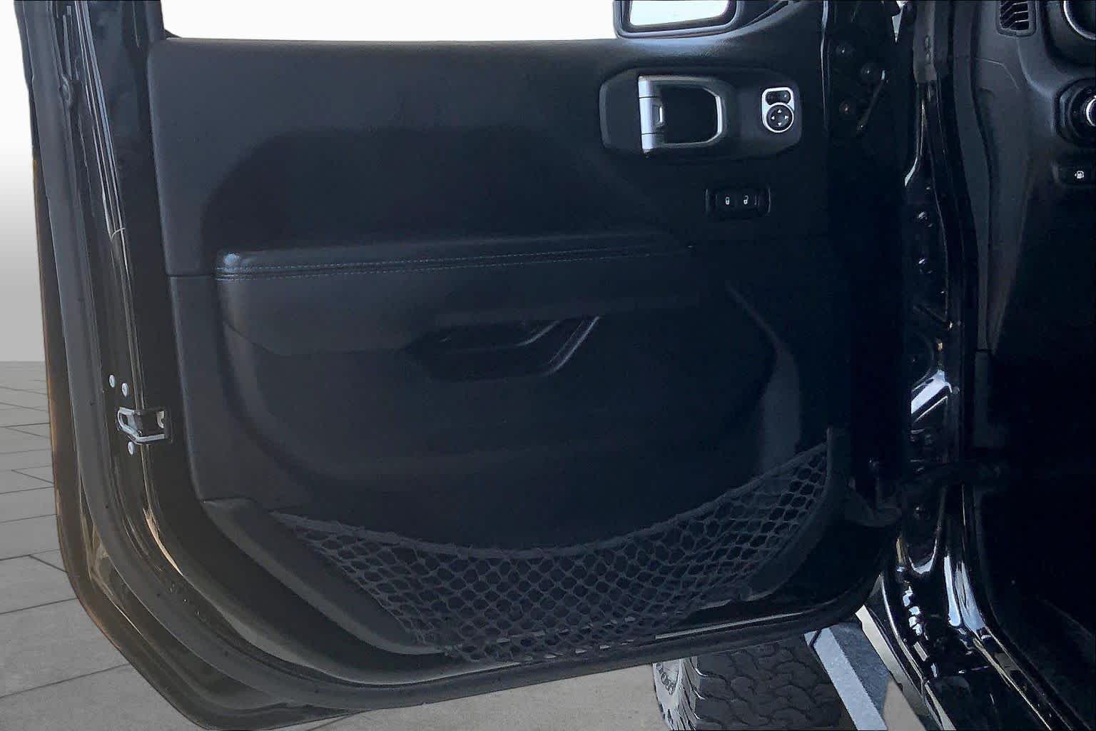 Used 2023 Black Clearcoat Jeep Rubicon image 21