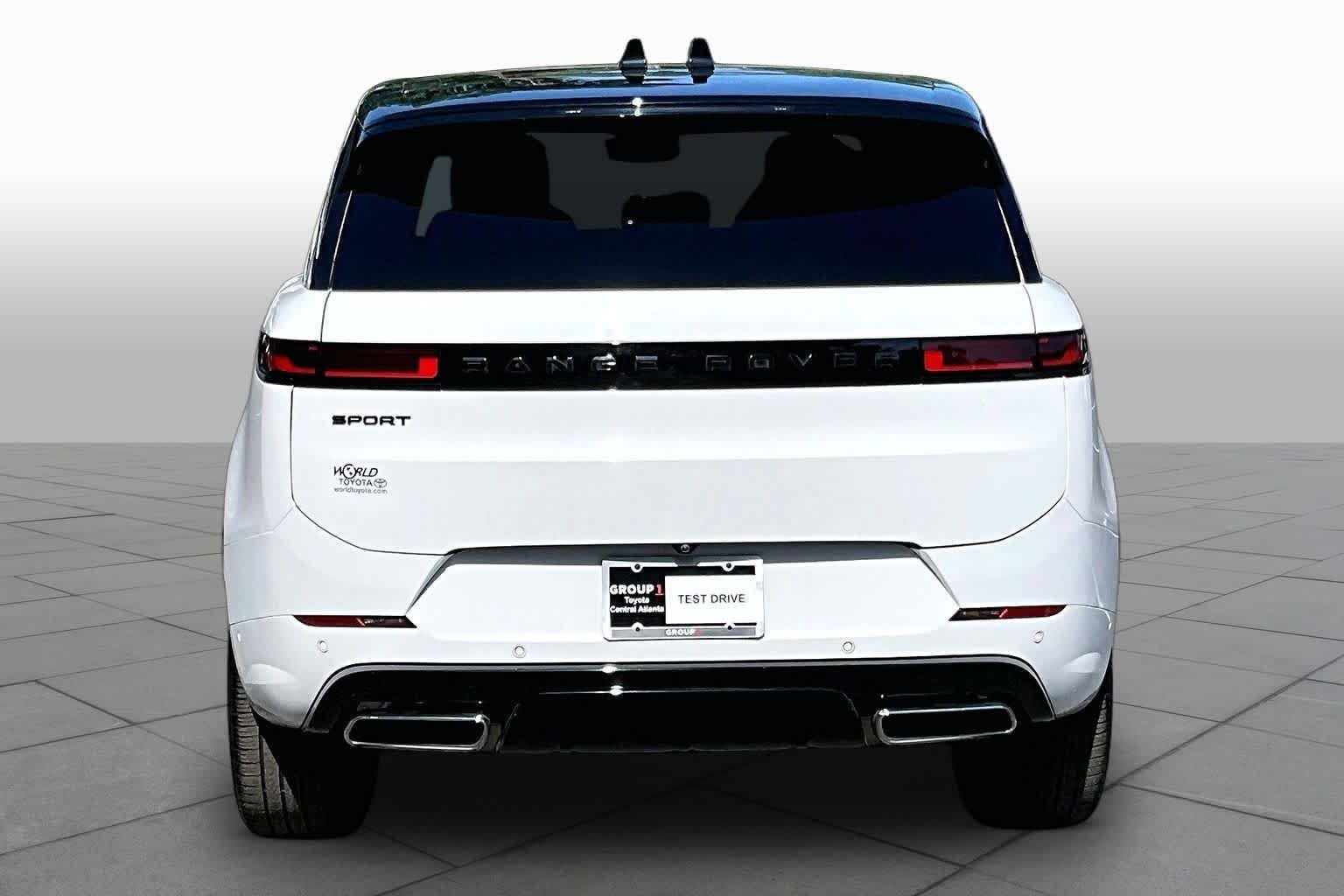 Used 2024 Fuji White Land Rover Dynamic SE image 5