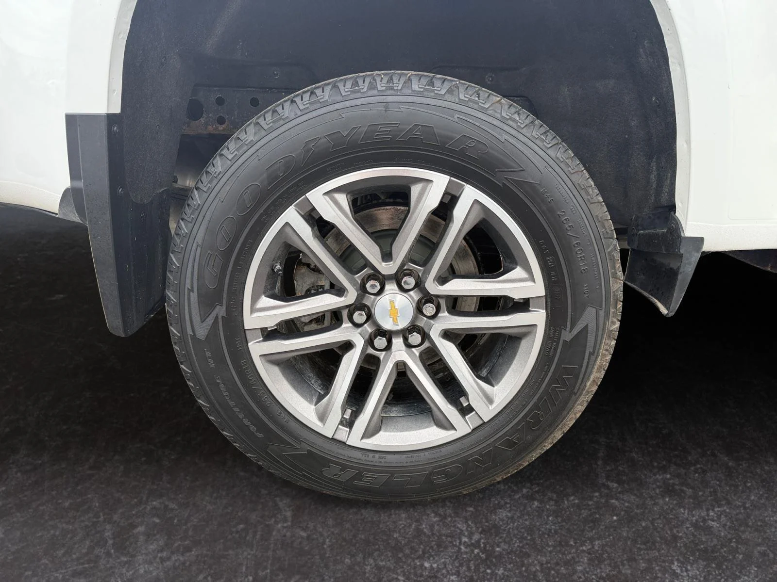 Used 2022 Summit White Chevrolet WT image 15