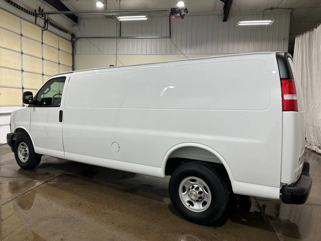 2025 Chevrolet Express Cargo Work Van - Photo 8