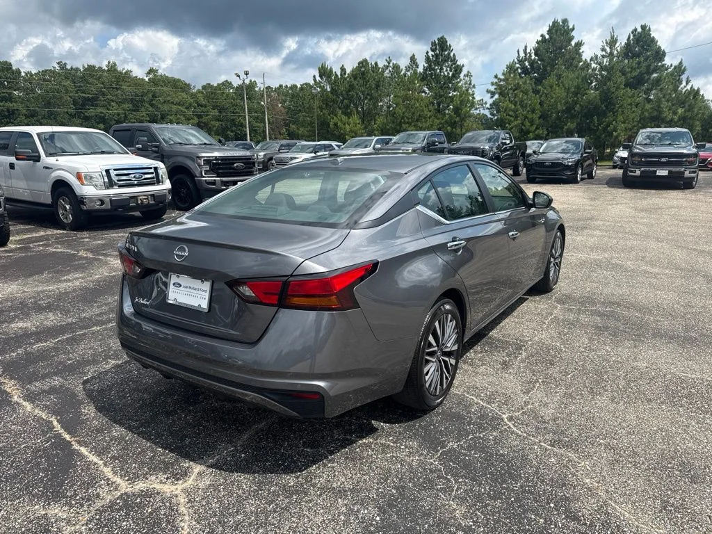Used 2025 Gray Nissan 2.5 SV image 21
