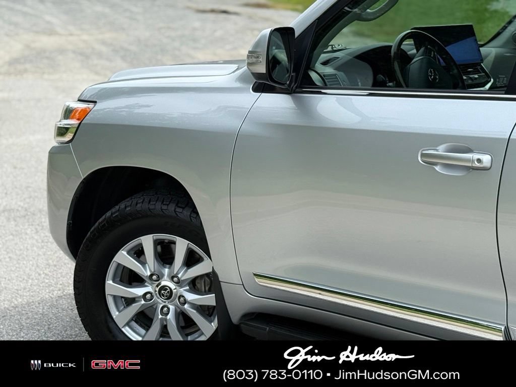 Used 2021 Silver Toyota 4DR 4WD image 9