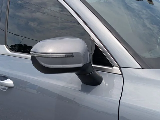 Used 2022 Silver Kia S image 10