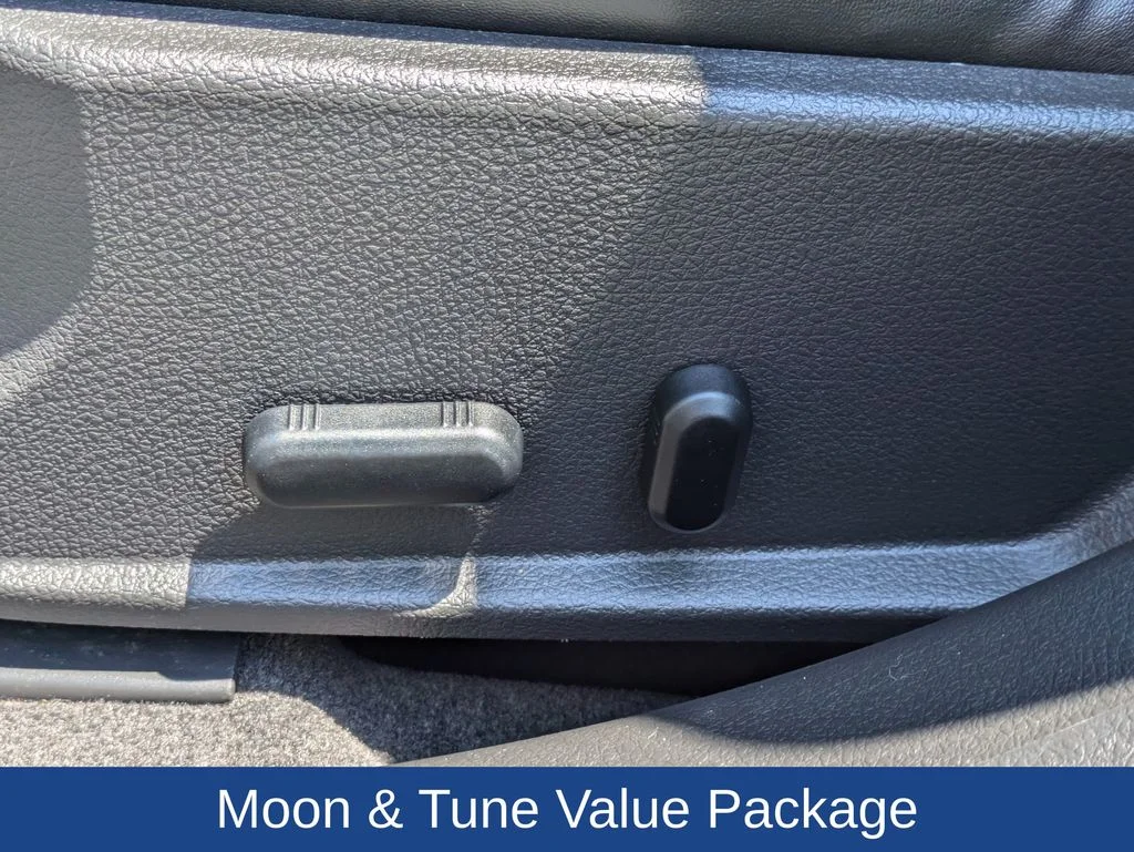 Used 2010 Brilliant Silver Metallic Ford SEL image 14