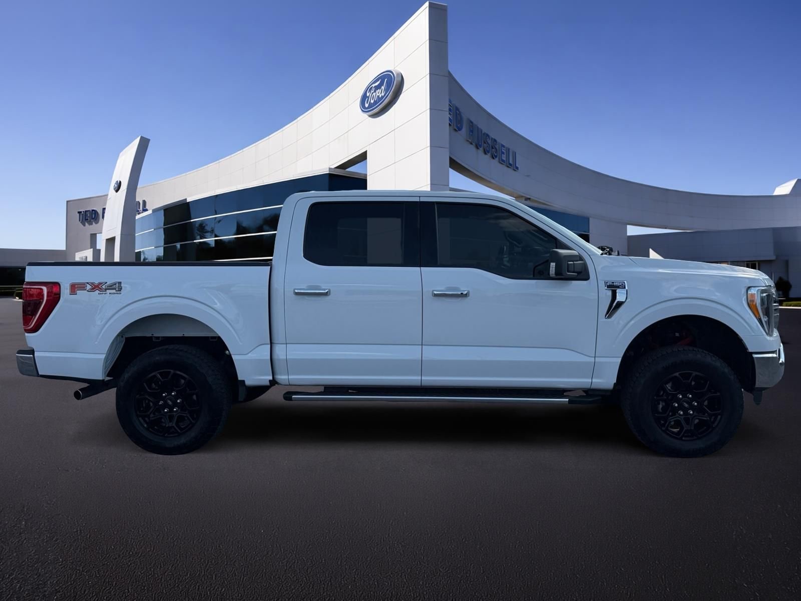 Certified Used 2022 Oxford White Ford XLT image 5
