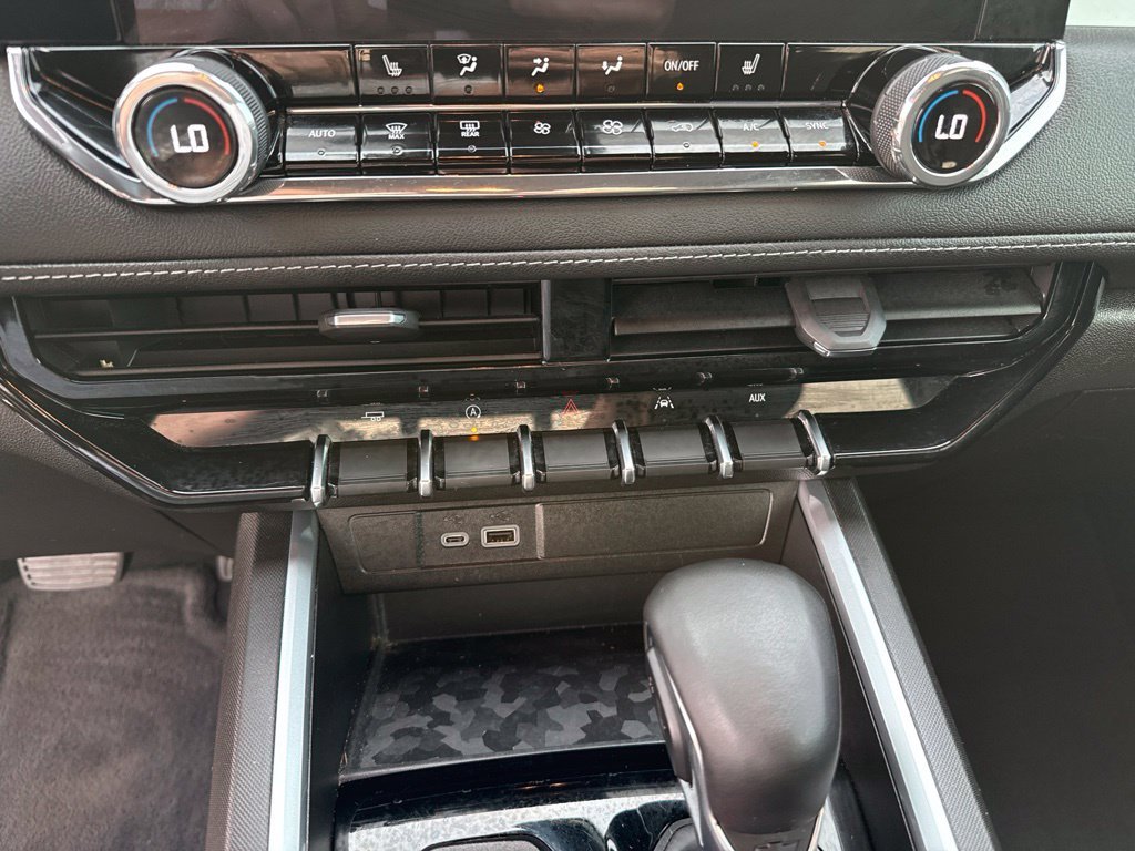 Used 2025 Sterling Gray Metallic Chevrolet LT image 27