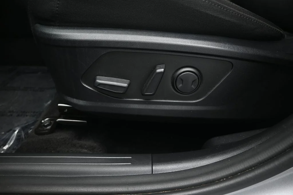 Used 2024 Silver Hyundai SEL image 22