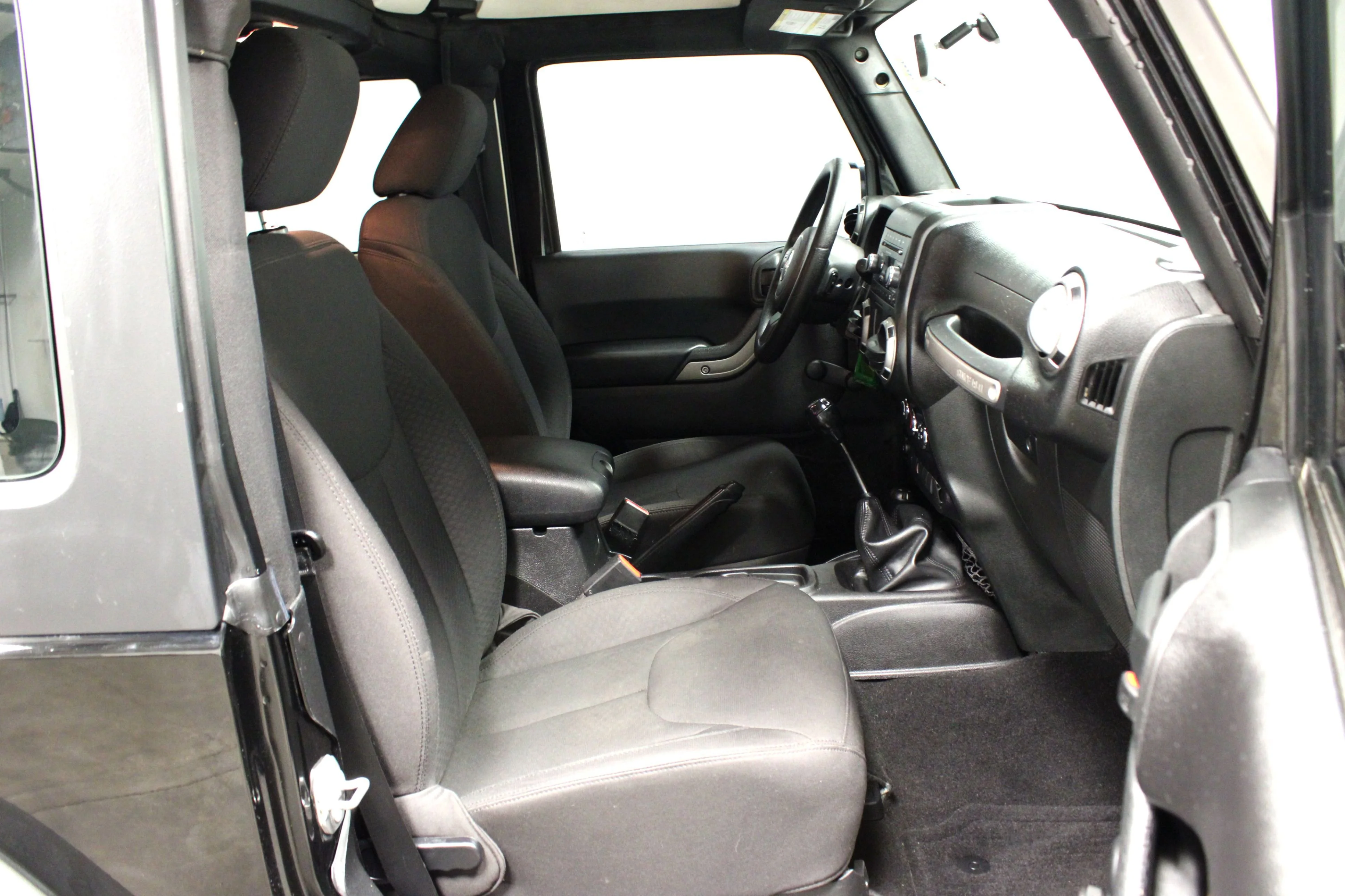 Used 2015 Black Clearcoat Jeep Sport image 18