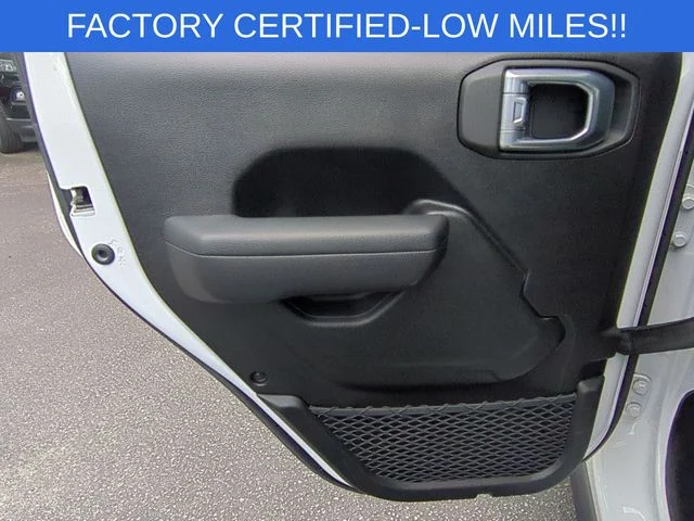 Used 2023 White Jeep Rubicon 4xe image 26