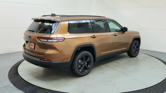 New 2026 Copper Shino Metallic Clear-Coat Exterior Paint Jeep Limited image 10