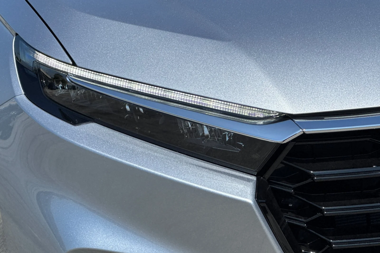 New 2027 Solar Silver Metallic Honda EX-L image 10