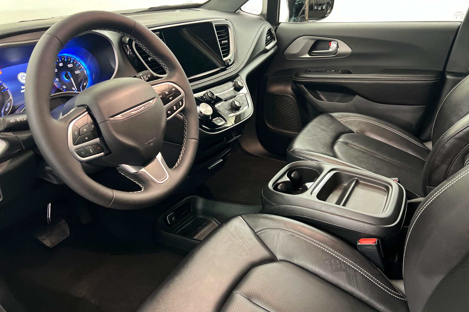 2027 Chrysler Pacifica Select - Photo 16