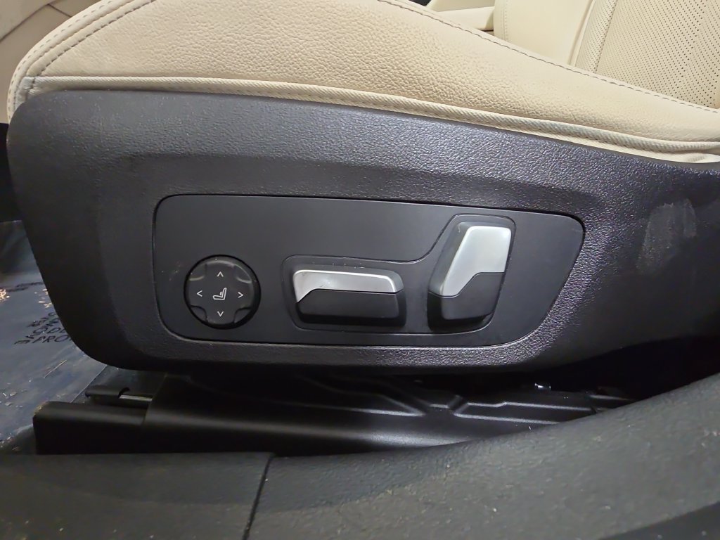 Certified Used 2023 Alpine White BMW 330i image 28