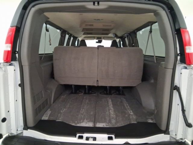 2024 Chevrolet Express Passenger LT - Photo 17