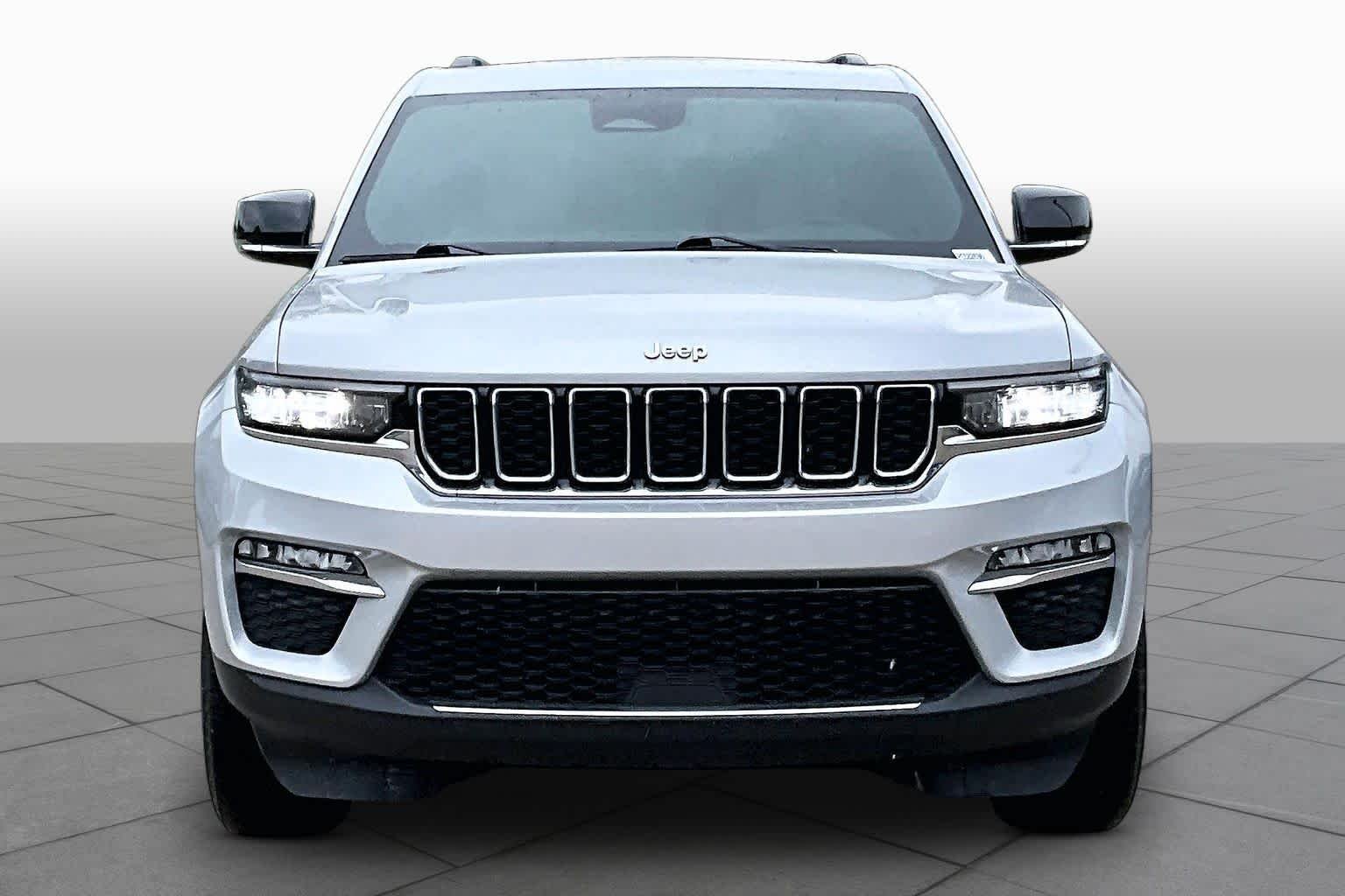Used 2023 Silver Zynith Jeep Limited image 4