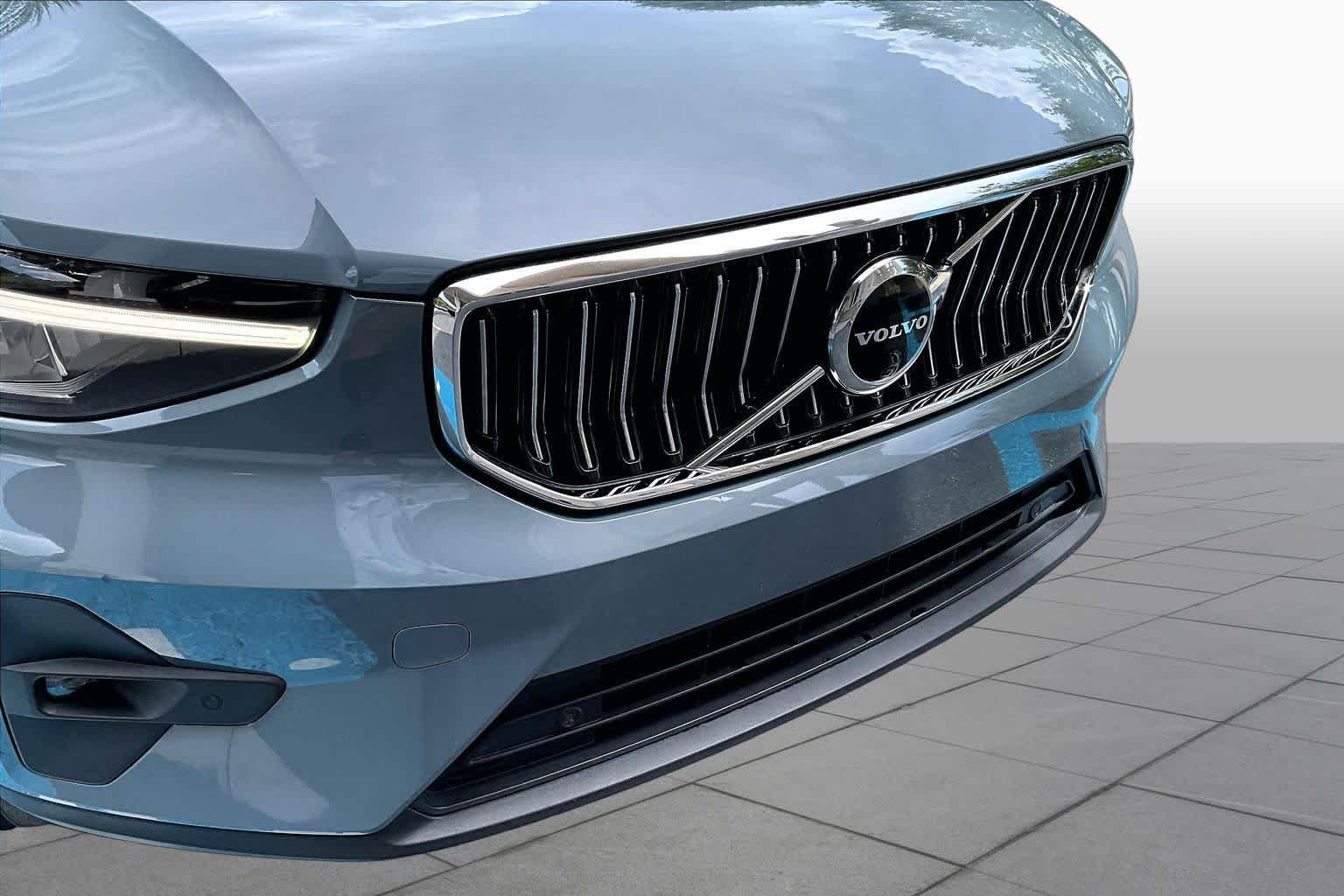 Used 2023  Volvo Plus Bright Theme image 30