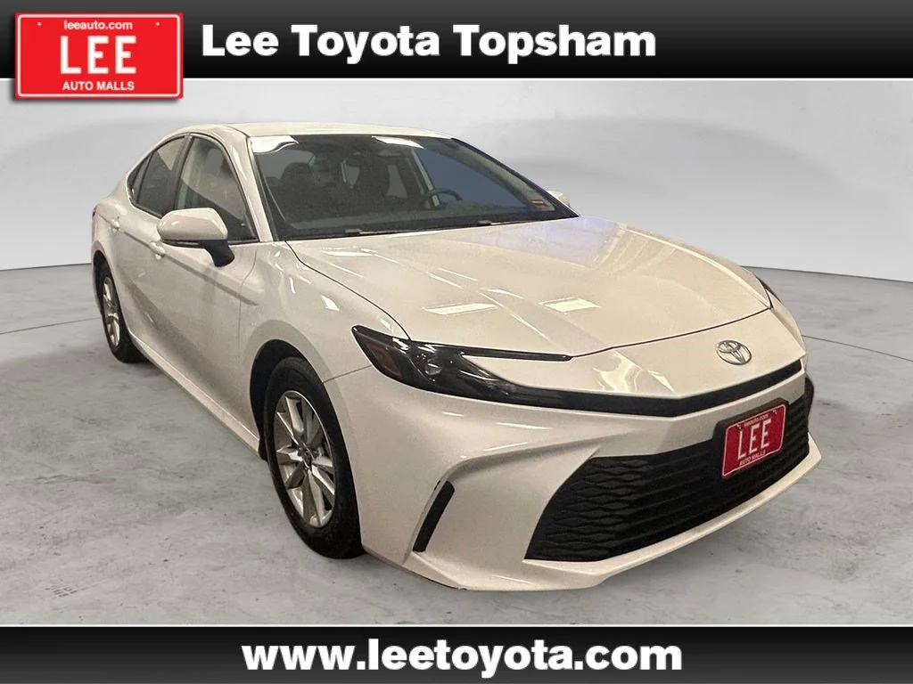Used 2025 Ice Toyota LE image 7