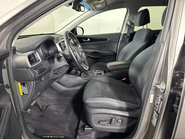 Used 2017 Silver Kia LX image 11