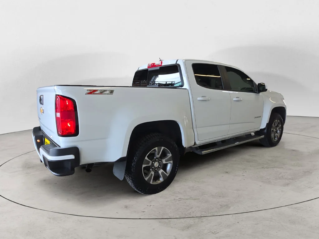 Used 2018 SUMMIT WHITE Chevrolet 4WD Z71 image 8