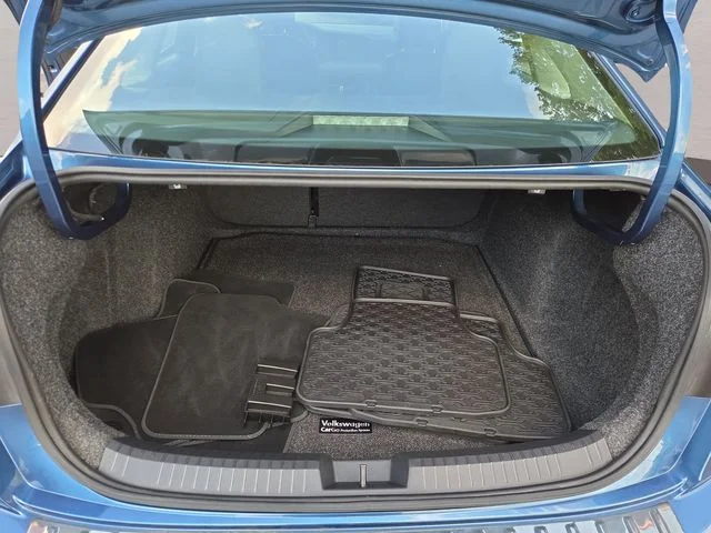 Used 2019 Blue Volkswagen SEL image 33