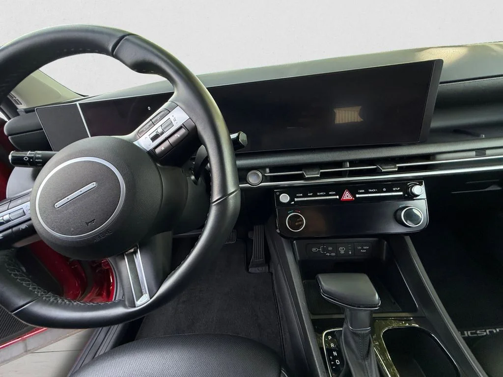Certified Used 2025 Red Hyundai SEL Convenience image 10