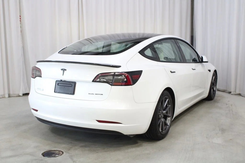 Used 2021 White Tesla Long Range image 22