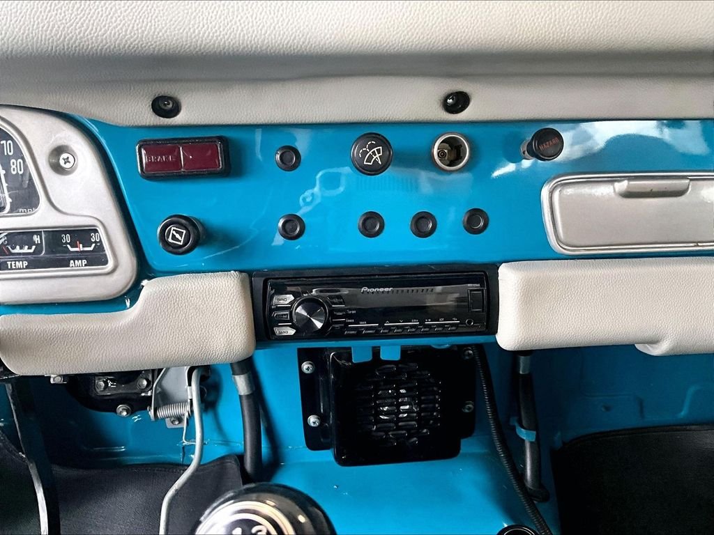 Used 1980 Blue Toyota  image 17