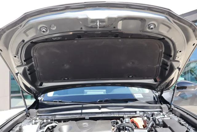 Used 2025 Machine Gray Mazda Premium image 21