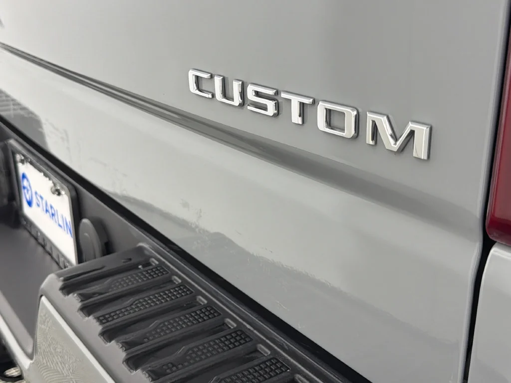 Used 2025 Slate Gray Metallic Chevrolet Custom image 39