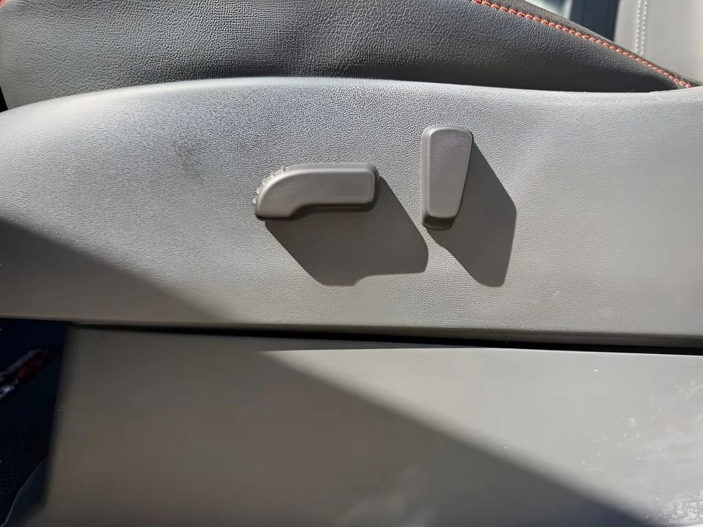 Used 2023  Nissan PRO-4X image 13