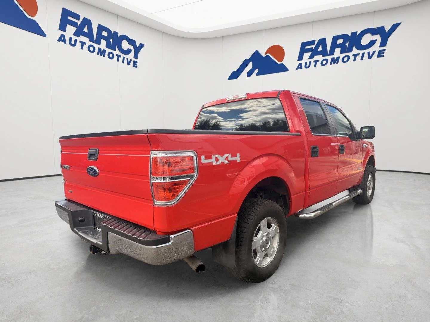 Used 2014 Race Red Ford XLT image 5